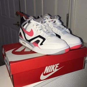 Nike Air Tech Challenge II Size 7 men